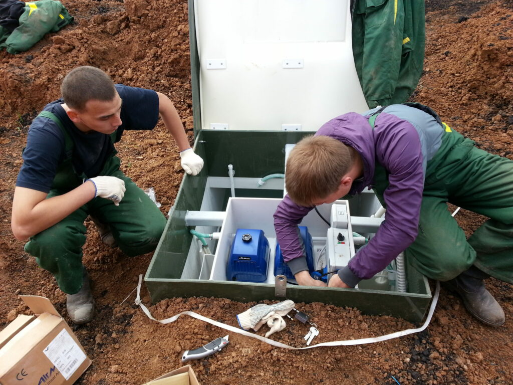 Как происходит монтаж септика: этапы и особенности